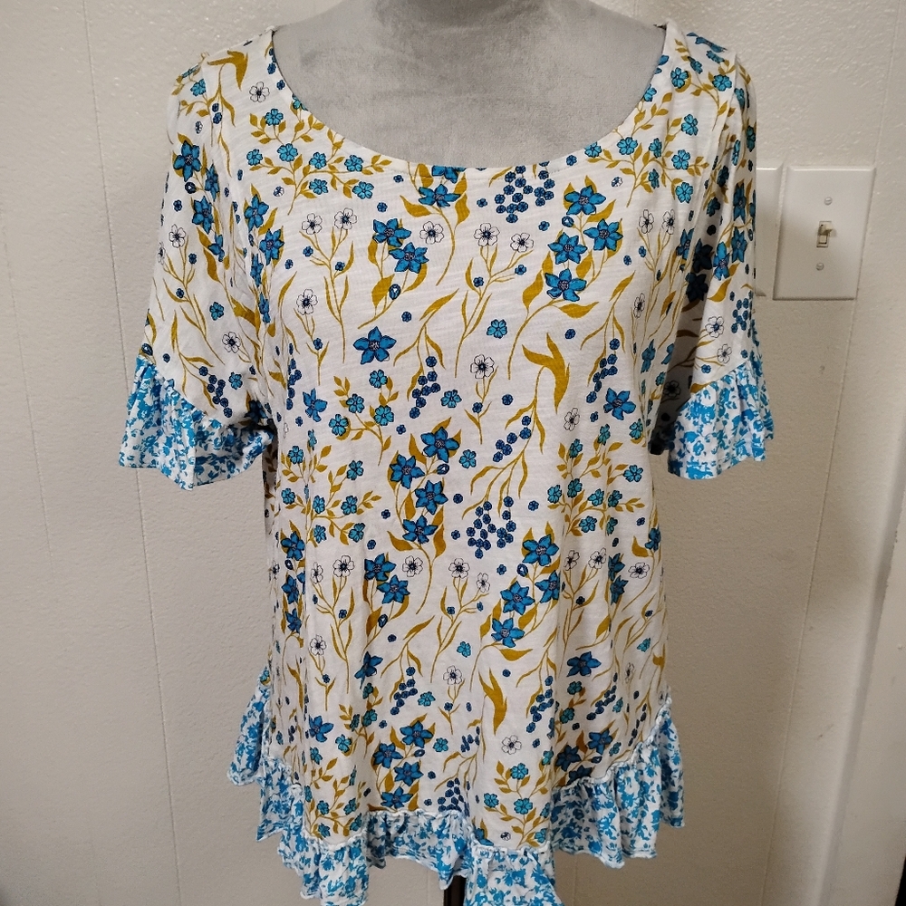 Cato Large White Blue Floral Boho Short Sleeve Top Feminine Cute Cottage